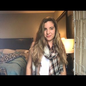 Meet your Posher, Madi